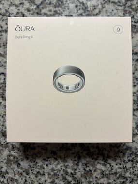 New in Box- Oura Ring 4 - brushed Silver (Size 9)